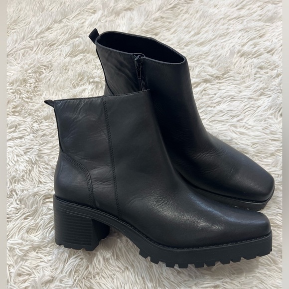 New Andre Assous Milla black leather Square Toe Bootie - size 11 - NWOT - Picture 1 of 8